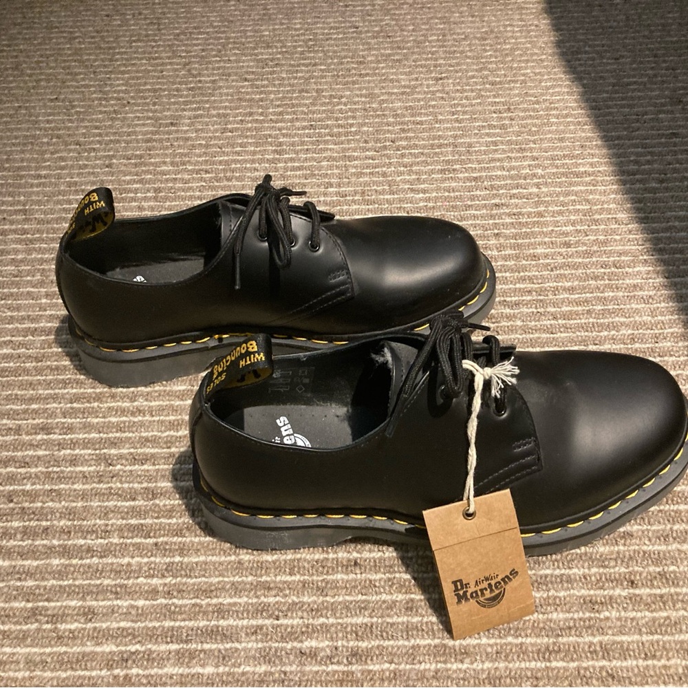 Dr. Martens Great Condition Black shoes - with tags! - Picture 2 of 5